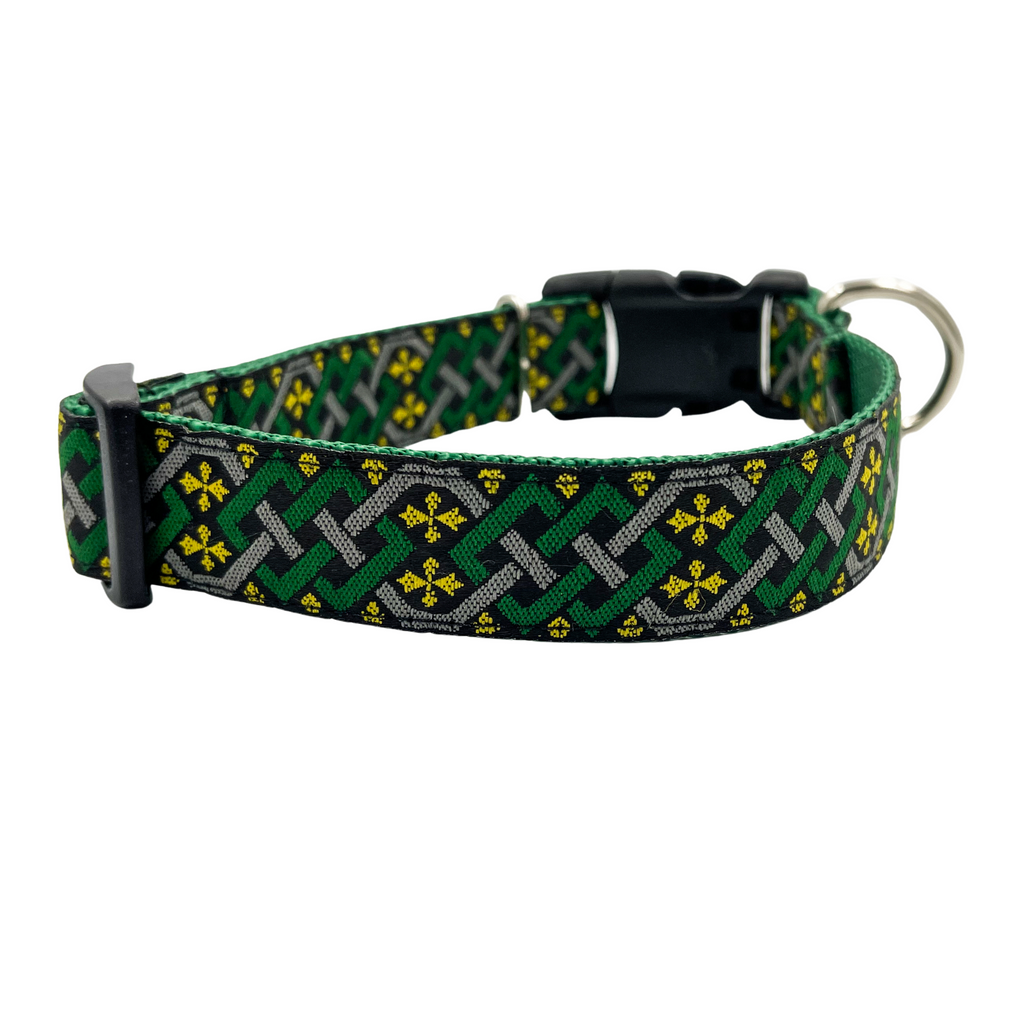 Green and Gold Celtic Knot